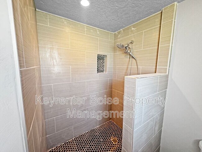 Building Photo - 5603 Centerbrook Dr