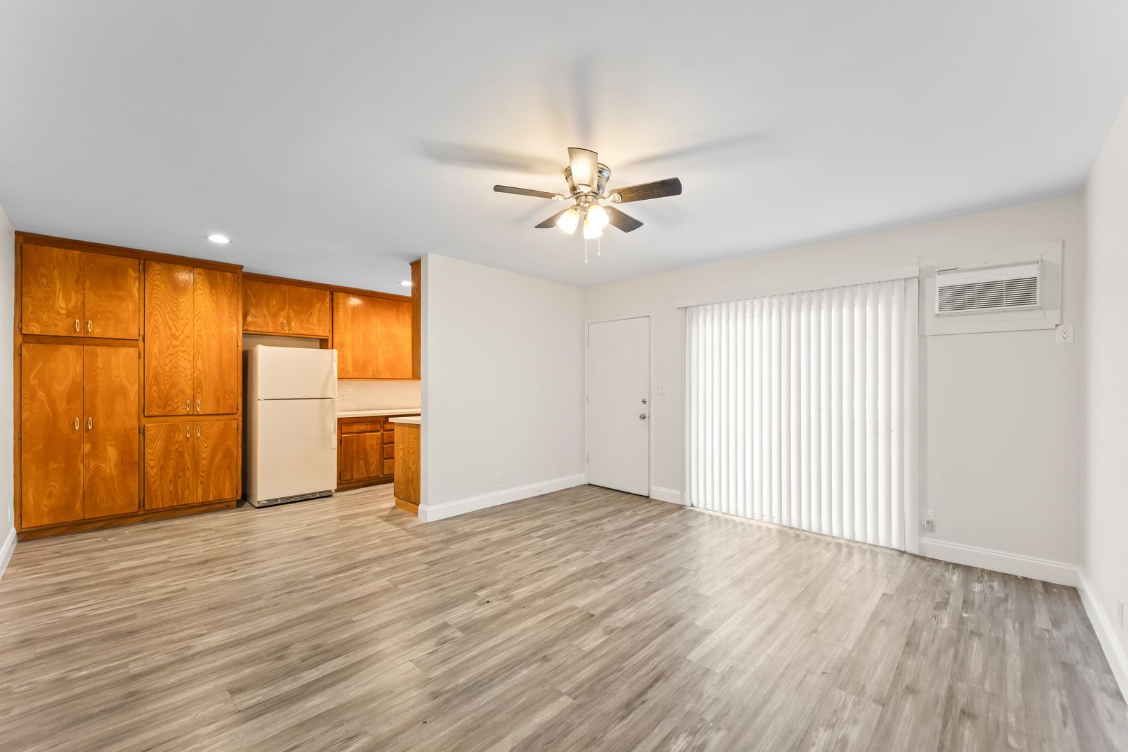 Building Photo - 14525 Albers St