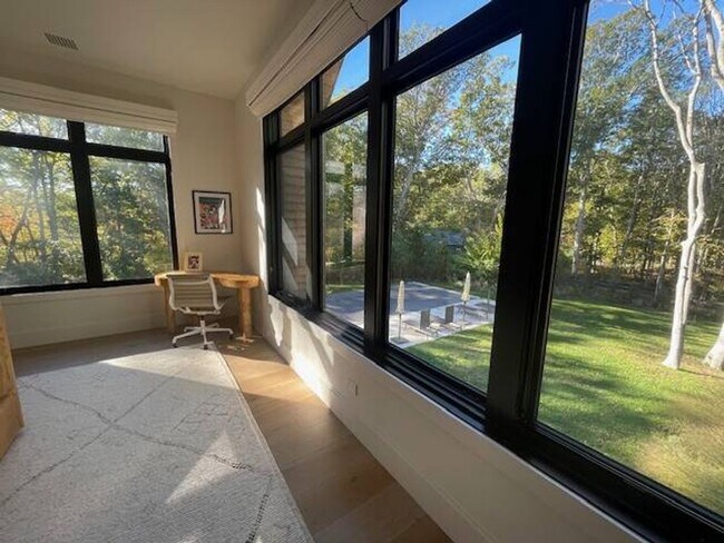 Building Photo - 9 Willow Pond Rd