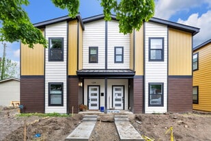 Building Photo - 1234 E 10th St