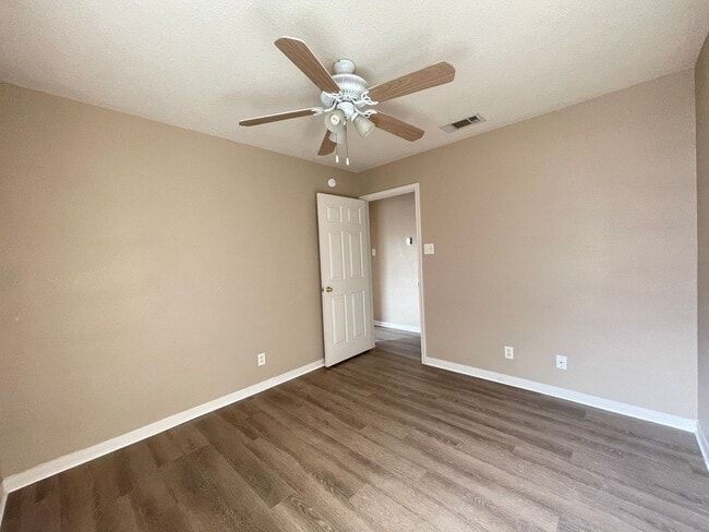 Building Photo - 4802 John David Dr