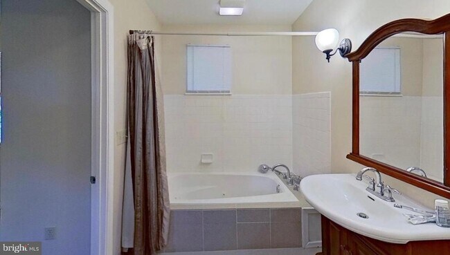 Building Photo - 11103 Teaberry Way Ct