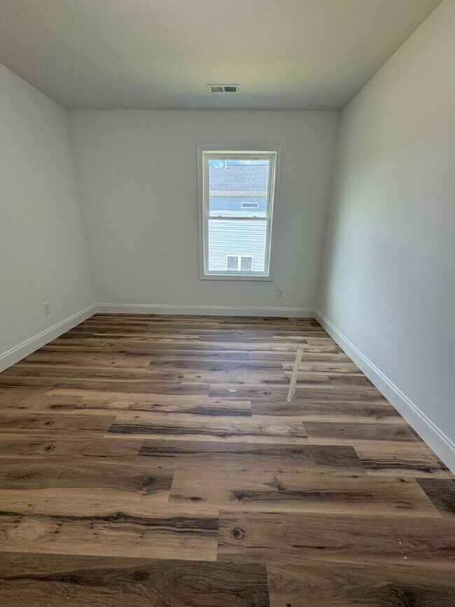Building Photo - "Charming 3-Bedroom Home in Mars Hill with...