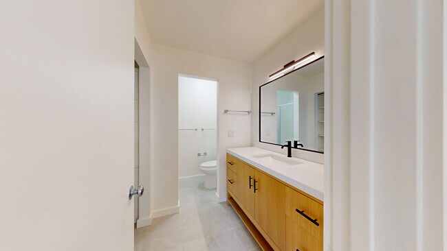 Building Photo - 50 Corte Real