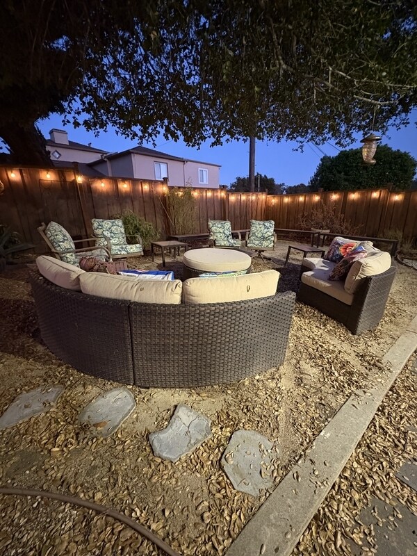 Building Photo - 3440 Oak Knoll Blvd