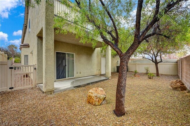 Building Photo - 9185 Wild Briar Ln