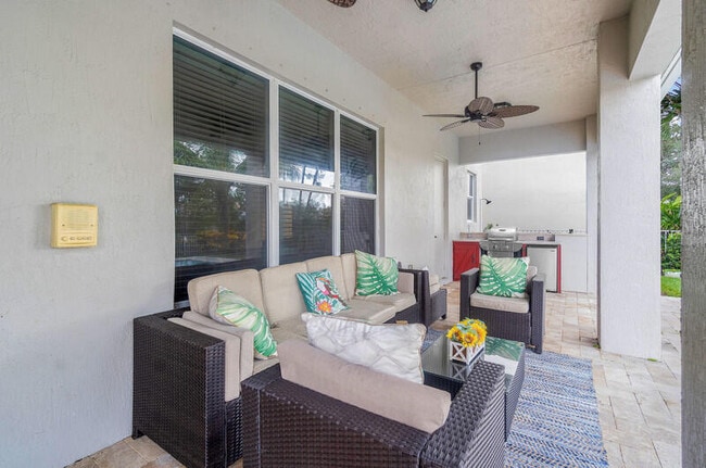 Building Photo - 9271 Madewood Ct