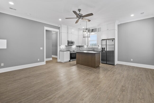Building Photo - 1705 Double Oak Trl