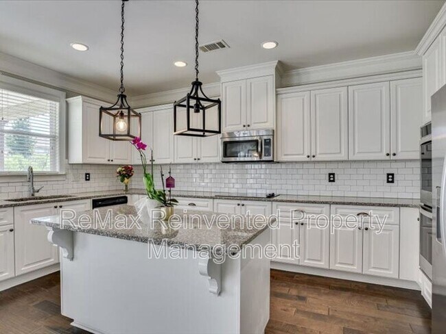 Building Photo - 314 Bella Rose Dr