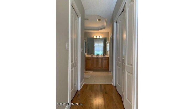 Building Photo - 212 Island Green Dr
