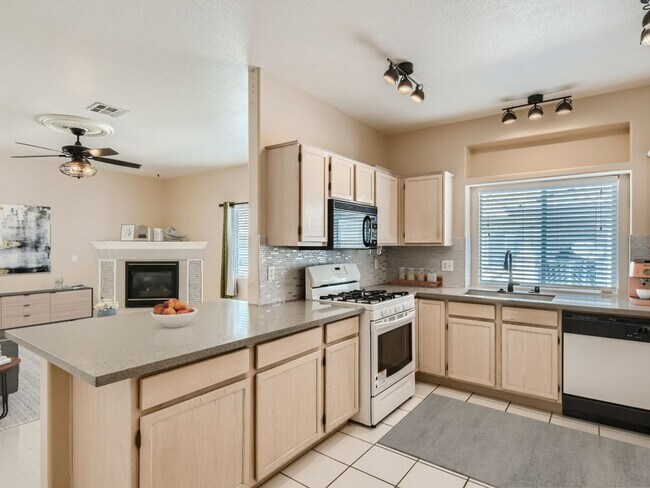 Building Photo - AMAZING COMPLETELY REMODELED CONDO IN NW