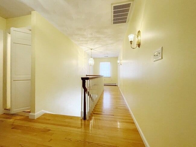 Building Photo - 24 Nugent Ln
