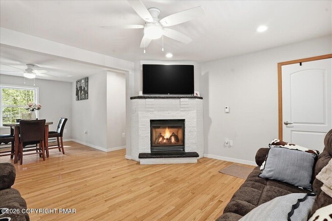 Building Photo - 12 Rockway Ct