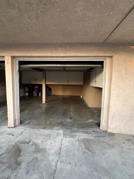 Building Photo - 8145 Garden View Ave