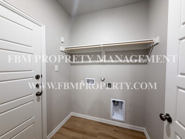 Building Photo - 432 Restoration Rd