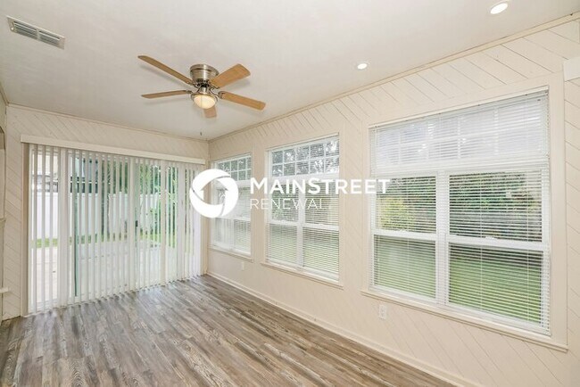 Building Photo - 3 Bedroom Pet-Friendly Home in ORMOND BEACH, FL with Main Street Renewal
