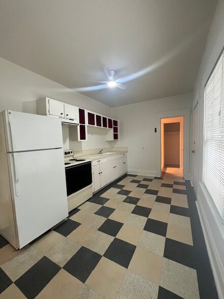 Primary Photo - 3904 N Albina Ave