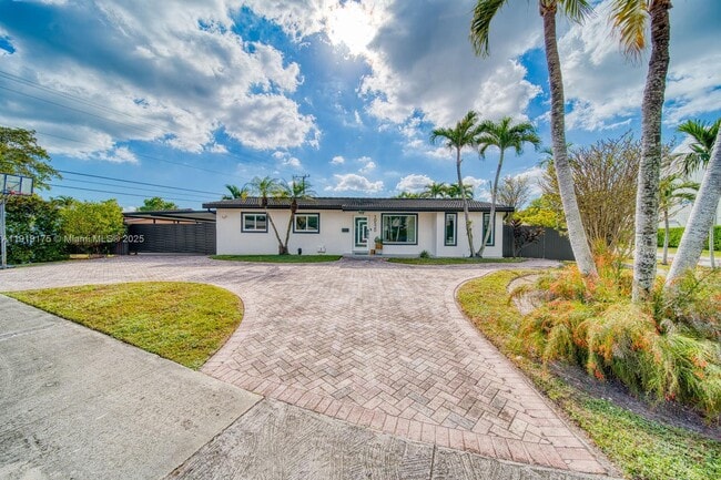 Building Photo - 10520 SW 46th Terrace