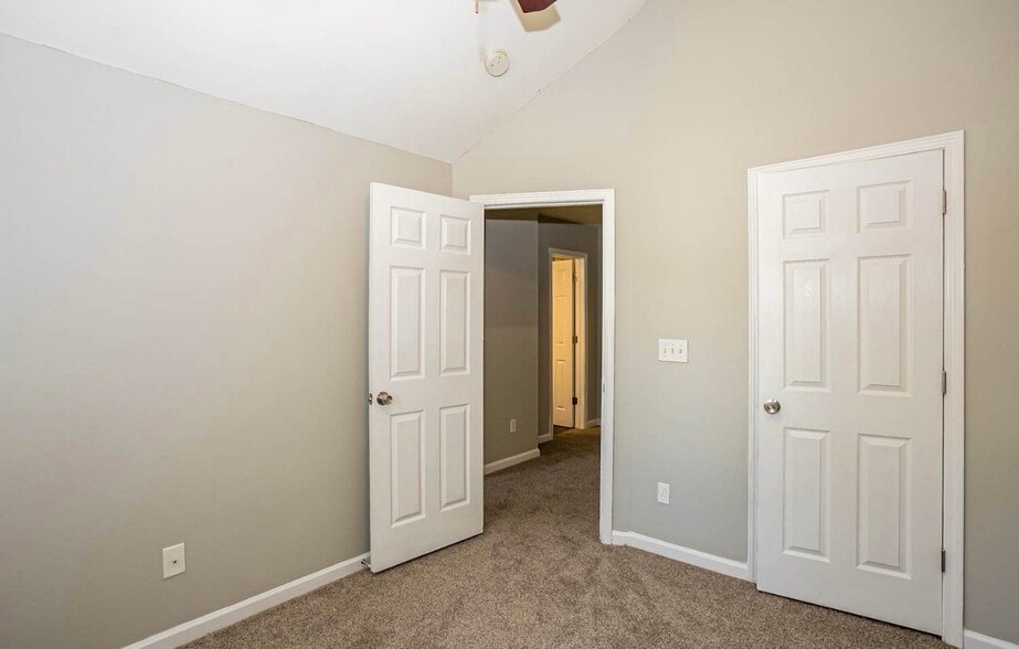 Building Photo - 8620 Berrybrook Ln