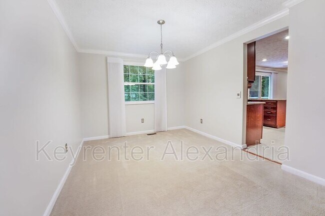 Building Photo - 6410 Kings Landing Rd