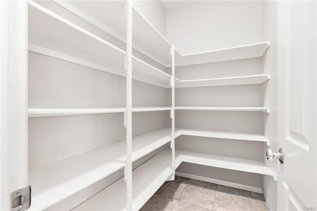 Building Photo - 45023 Silver Rose St