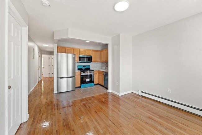 Building Photo - 1309 Vreeland Ave