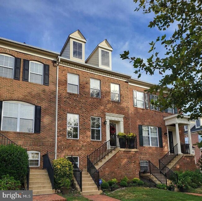 Building Photo - 642 Belmont Bay Dr