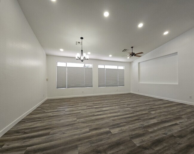 Building Photo - 1701 E Kramer St