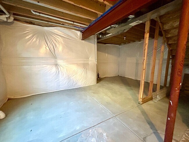 Building Photo - Better Than New! Stunning 4-year old Home with High-End Finishes