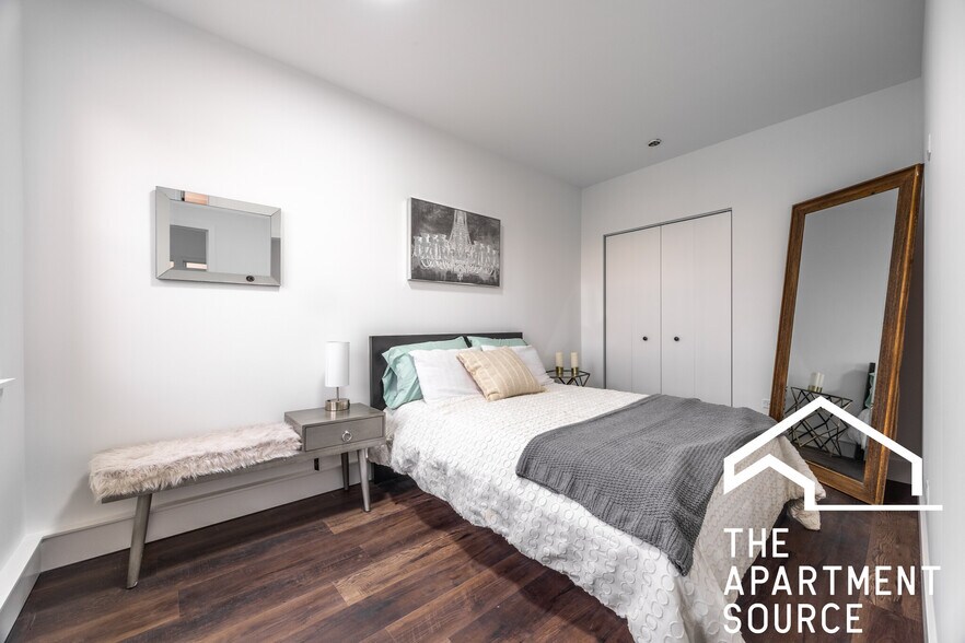 Building Photo - 1553 W Hollywood Ave