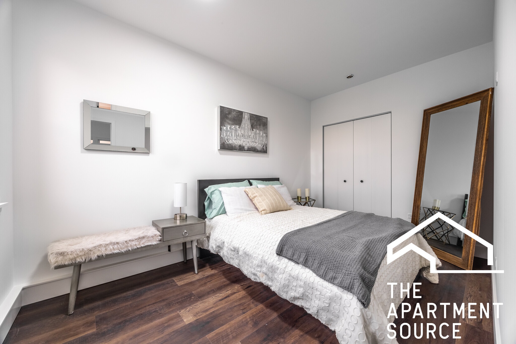 Building Photo - 1553 W Hollywood Ave