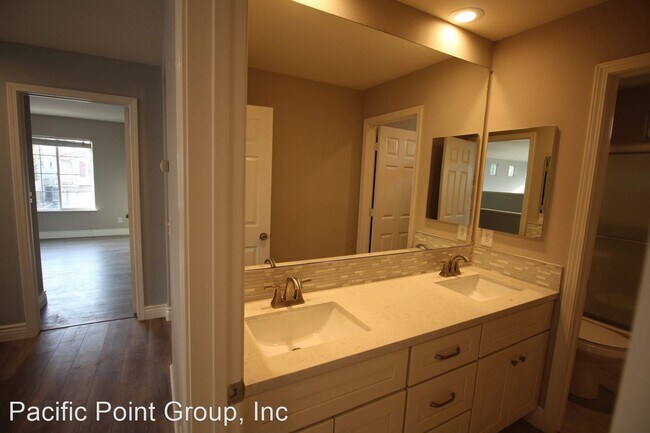 Building Photo - 5 br, 2.5 bath House - 2731 Zinfandel Ct