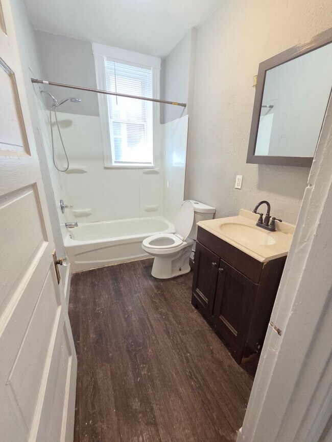 Building Photo - 3129-31 Keokuk St.