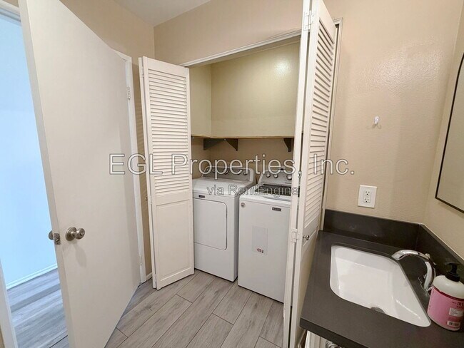 Building Photo - 18146 American Beauty Dr