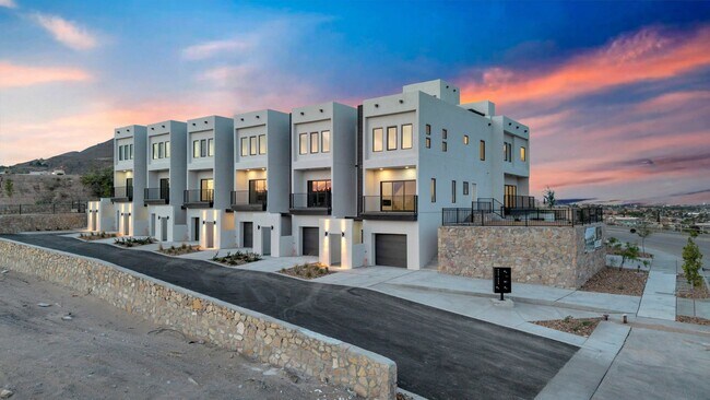 Building Photo - 1519 Golden Hill Terrace