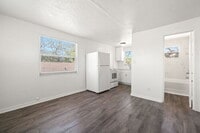 Building Photo - 1908 43rd St S