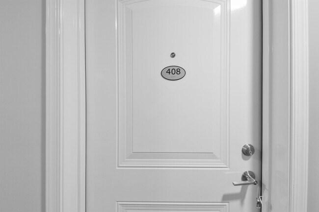 Building Photo - 311-315-315 West Side Ave