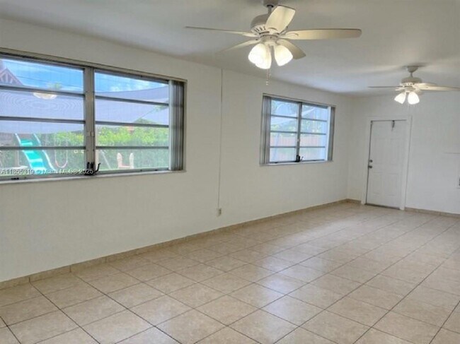 Building Photo - 1807 N 40th Ave