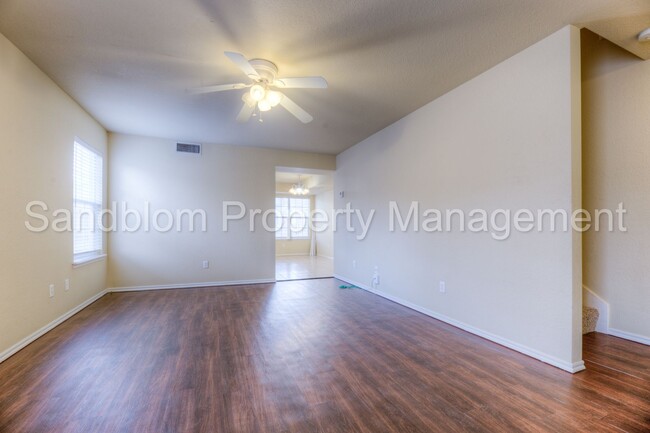 Building Photo - For Lease | Sand Springs | $1125 Rent | Av...