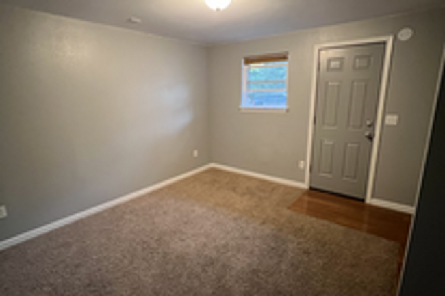 Building Photo - 5bd/2ba House in Tacoma