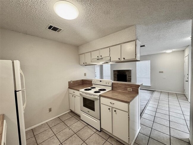 Building Photo - 9404 Teasdale Terrace