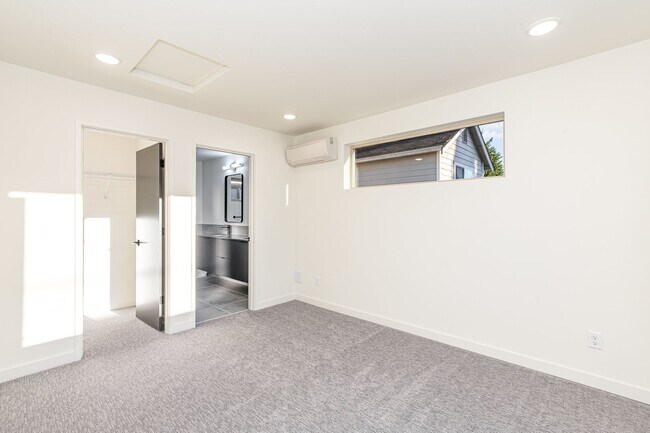 Building Photo - Opportunity to rent a new construction hom...