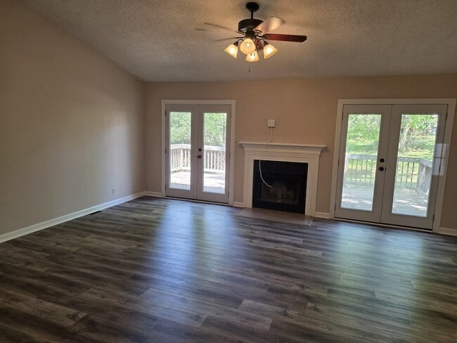 Building Photo - 7875 Saundersville Rd