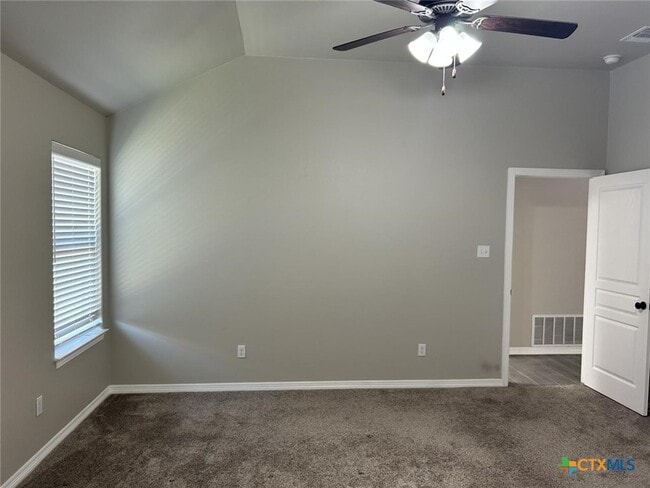 Building Photo - 620 Holstein Dr