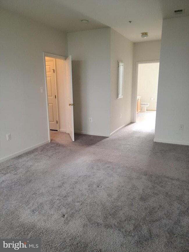 Building Photo - Two Bedroom Condo in Ballenger Creek!