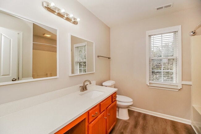 Building Photo - 15185 Tracy Beth Rd