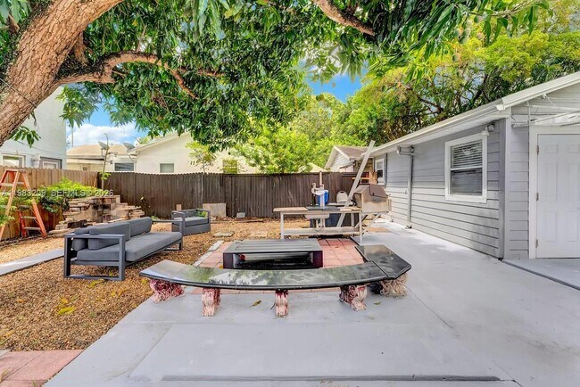 Building Photo - 107 Stirling Rd