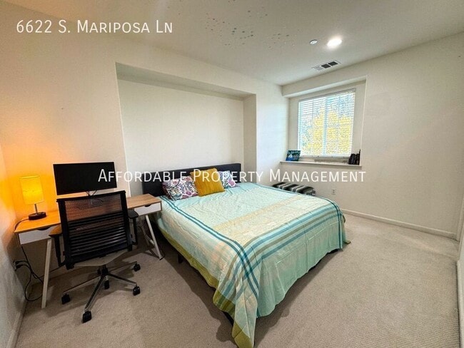Building Photo - 6622 S Mariposa Ln