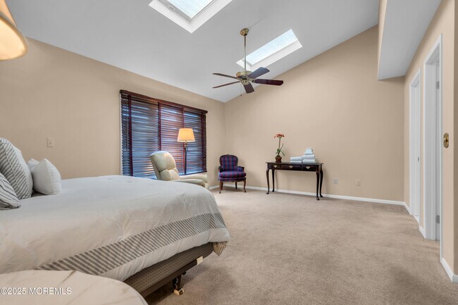 Building Photo - 4 Black Pine Ln