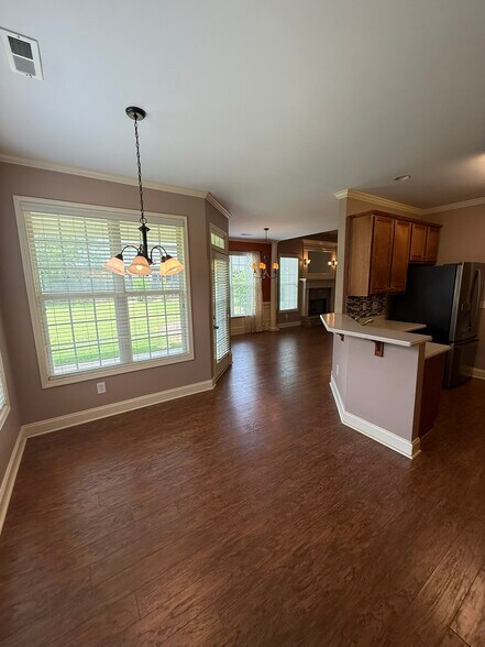 Breakfast Area - 367 Stillwood Dr
